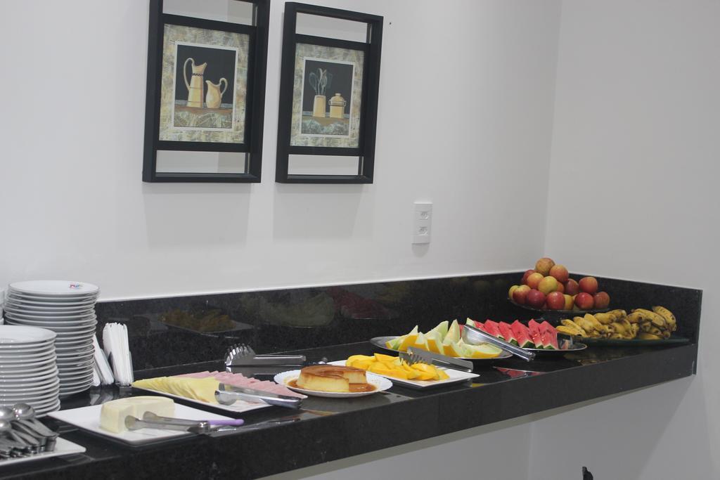 Pratti Hotel Linhares Bagian luar foto