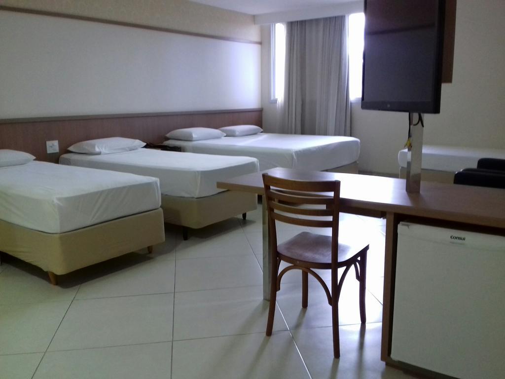 Pratti Hotel Linhares Bagian luar foto