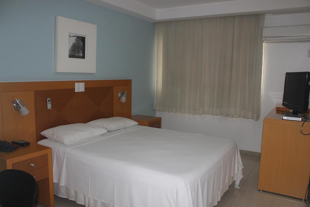 Pratti Hotel Linhares Bagian luar foto