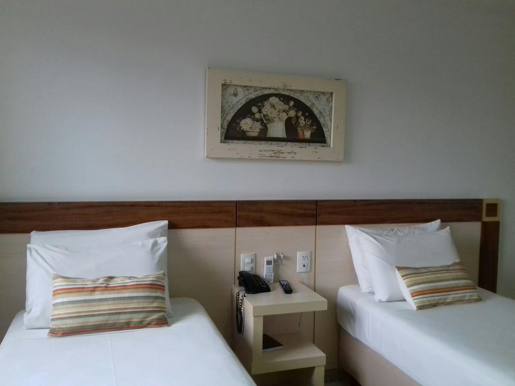 Pratti Hotel Linhares Bagian luar foto